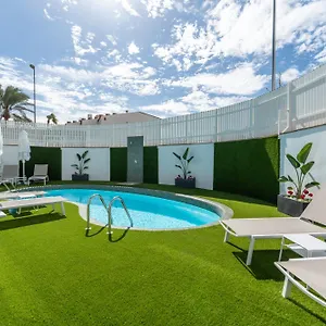 los-caribes-2-apartments.in-canary-islands.com/