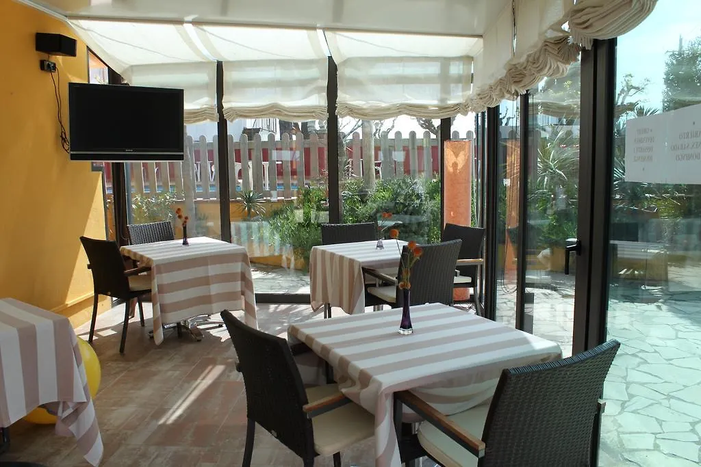 Hotel Picasso Torroella de Montgrí 2*,