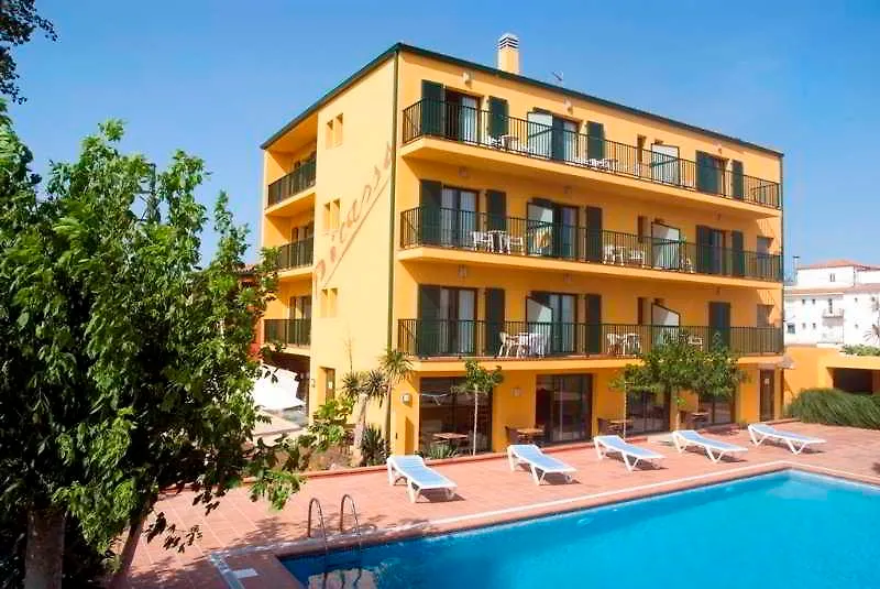 **  Hotel Picasso Torroella de Montgrí España